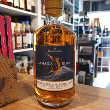 Načtěte obrázek do prohlížeče galerie,Řemeslný rum Jamaica s vysokým obsahem esterů Hampden 35y 58,9% 0,5l #6 Pot-still dest. 12 1983 bott.03 2019 limitováno na 322 F