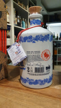Laden Sie das Bild in den Galerie-Viewer, Drumshanbo Gunpowder Gin Collectors Bottle Edition 0,7l 43% vol. Irish Porzelan Flasche limitierte Edition - inn-out-shop