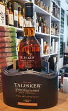 Načtěte obrázek do prohlížeče galerie,Talisker 44y Single malt 0,7l 49,1 % vol.