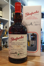 Načtěte obrázek do prohlížeče galerie,X Glenfarclas 2010 2022 Vánoční edice 0,7l 46% vol. single malt skotská whisky