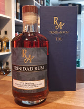 Načtěte obrázek do prohlížeče galerie,alt
Ra Rum Artesanal Trinidad TDL 2001 S 2023 #135 0,5l 67,1%vol. single cask limitováno na 242 lahví