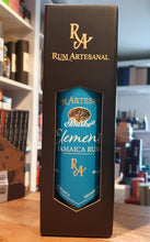 Chargez l'image dans la visionneuse de la galerie,RA Artesanal Hampden Burkes Elements Wasser limited 0,7l 69,8% vol. Rum mit schwarzer Verpackung