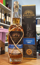 Laden Sie das Bild in den Galerie-Viewer, Plantation Guyana 2011 2023 Big Peat Whisky Finish XO 0,7l 48,8 % vol. single cask Rum Demerara Distillers Limited Pot