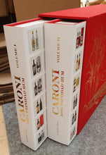 Načtěte obrázek do prohlížeče galerie,Caroni Bibel 100% Trinidad Rum Steffen Mayer zwei Bände im Schuber 2072 Exemplare limitiert einzeln nummeriert mehrsprachig