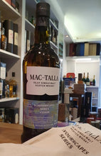 Laden Sie das Bild in den Galerie-Viewer, Mac-Talla Cluain flavourscape series Artist Series cask strength Whisky Islay single malt 0,7l 52,3 % vol. mit GP Morrison