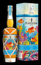 Laden Sie das Bild in den Galerie-Viewer, Plantation one time Fiji 2009 2022 0,7l 49,5% vol. limited Edition Rum Sonderedition Melasse Pot still 10 Jahre Bourbon