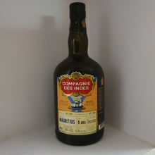 Laden Sie das Bild in den Galerie-Viewer, Compagnie des Indes Rum Mauritius ( Secret Distillery ) 9YO Single Cask Rum (Rhum Agricole) 12/2010 - 10/2020 42% vol. 0,7l Fassabfüllung Sonderedition limitiert auf ein Fass

