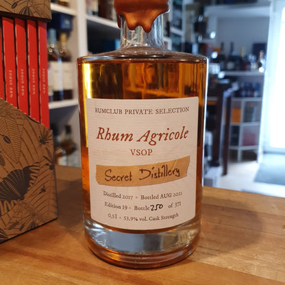 Rumclub Ed.19 La Favorite secret ( Martinique ) 53,9% vol. 0,5l  Single cask Rum Rhum Agricole VSOP limitiert 372 Flaschen.