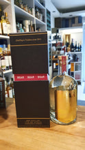 Cargue la imagen en el visor de la galería,Boar Royal Gin WEISS limited Edition 2021 0,5l 43% vol. Flasche limitierte Edition fassgelagert
