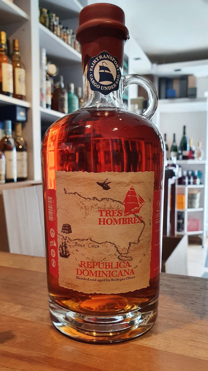 Tres Hombres Edition 48 Rum Dominican Rep.18y Solera 0,7l 43%vol. limitiert auf 4184 Flaschen.  1500 Flaschen..