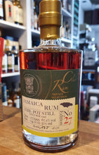 Laden Sie das Bild in den Galerie-Viewer, Rumclub Jamaica 26y 1995 Ed.27 EMB 2022 67,1% 0,5l fl Rum club Medium Pot Still Ex-Bourbonfass
