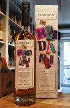 Laden Sie das Bild in den Galerie-Viewer, Penderyn Headliner IOW #9 Edition Icon of Wales 0,7l 46% vol. mit GP Whisky wales single malt Nase: Rote Beeren,
