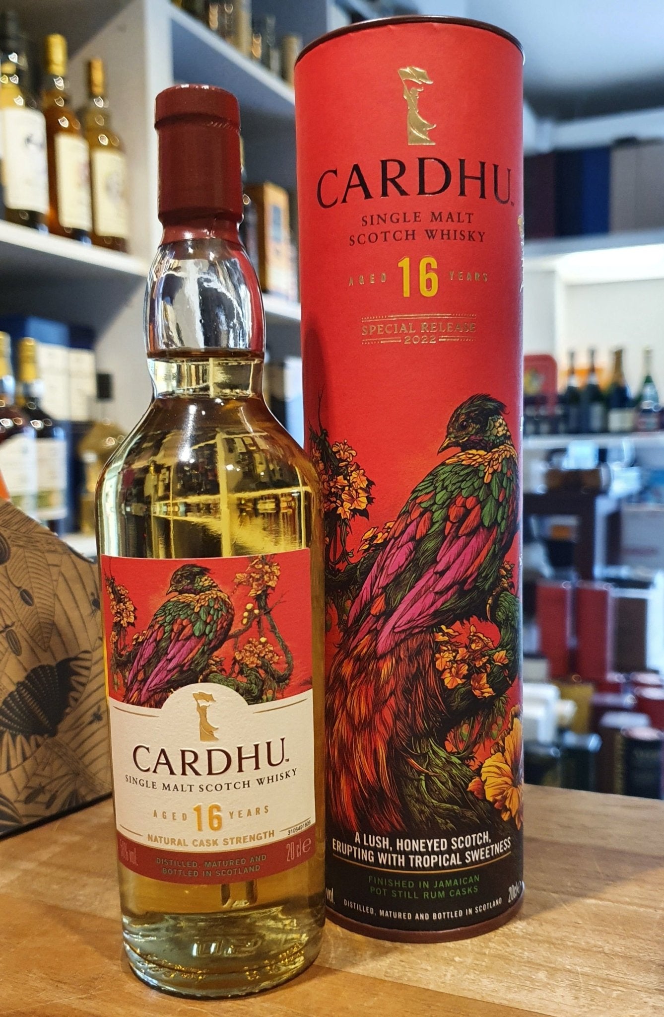 alt
Cardhu 16 Special Release 2022 0,2l 58 % vol. Single malt  Nose:  lemon zest, ripe mango, grapefruit, moss,