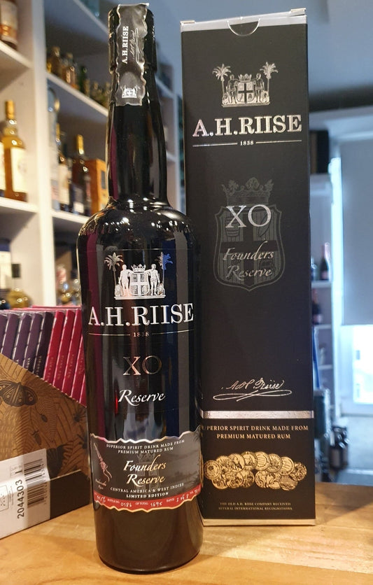 A.H.Riise XO Founders dark red 2023 Teil 4 Reserve 0,7l 45,1% vol. Rum limited grün Rum AH Riise XO black