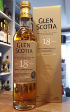 Laden Sie das Bild in den Galerie-Viewer, Glen scotia 18y 0,7l 46%vol. GePa Schottland Campbeltown Refill Bourbon Barrels und American Oak Hogsheads; Finished in Oloroso Sherry Casks   Nase: Crisp saltiness, perfumed floral notes and thick sweet toffee.   Gaumen: aromatic, spicy, Rich deep vanilla fruit flavours, apricot and pineapple, plump sultana.    Abgang: Long and dry with gentle warming spice.
