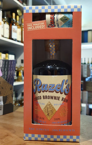 Razels Choco Brownie Rum 0,5l  38,1% fl Razel`s Rum basis

mit Peanut Mini  0,05l gratis in schöner <Geschenkpackung ! 
