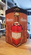 Laden Sie das Bild in den Galerie-Viewer, Blanton´s straight from the barrel 0,7l 63,6 % vol. Bourbon Whiskey sftb
