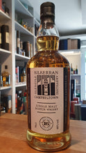 Load image into Gallery viewer, Kilkerran 16y 2023 0,7l 46%vol. Schottland Campbeltown Casks: 75% Bourbon, 25% Sherry Mitchell’s Glengyle Distillery

 
Nose: We are welcomed to this dram with notes of Iberico ham, along with notes of tinned pineapple, green apples and demerara sugar.

Palate: Coastal notes reminiscent of the seaside and shingle beaches, along with hints of lemon yoghurt, ground pepper and a touch of peat smoke.

Finish: freshness in the finish peat smoke  toasted marshmallows
