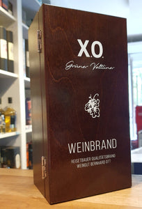 Reisetbauer XO Weinbrand grüner Veltiner 0,7l 43% vol. mit Holz klapp Kiste