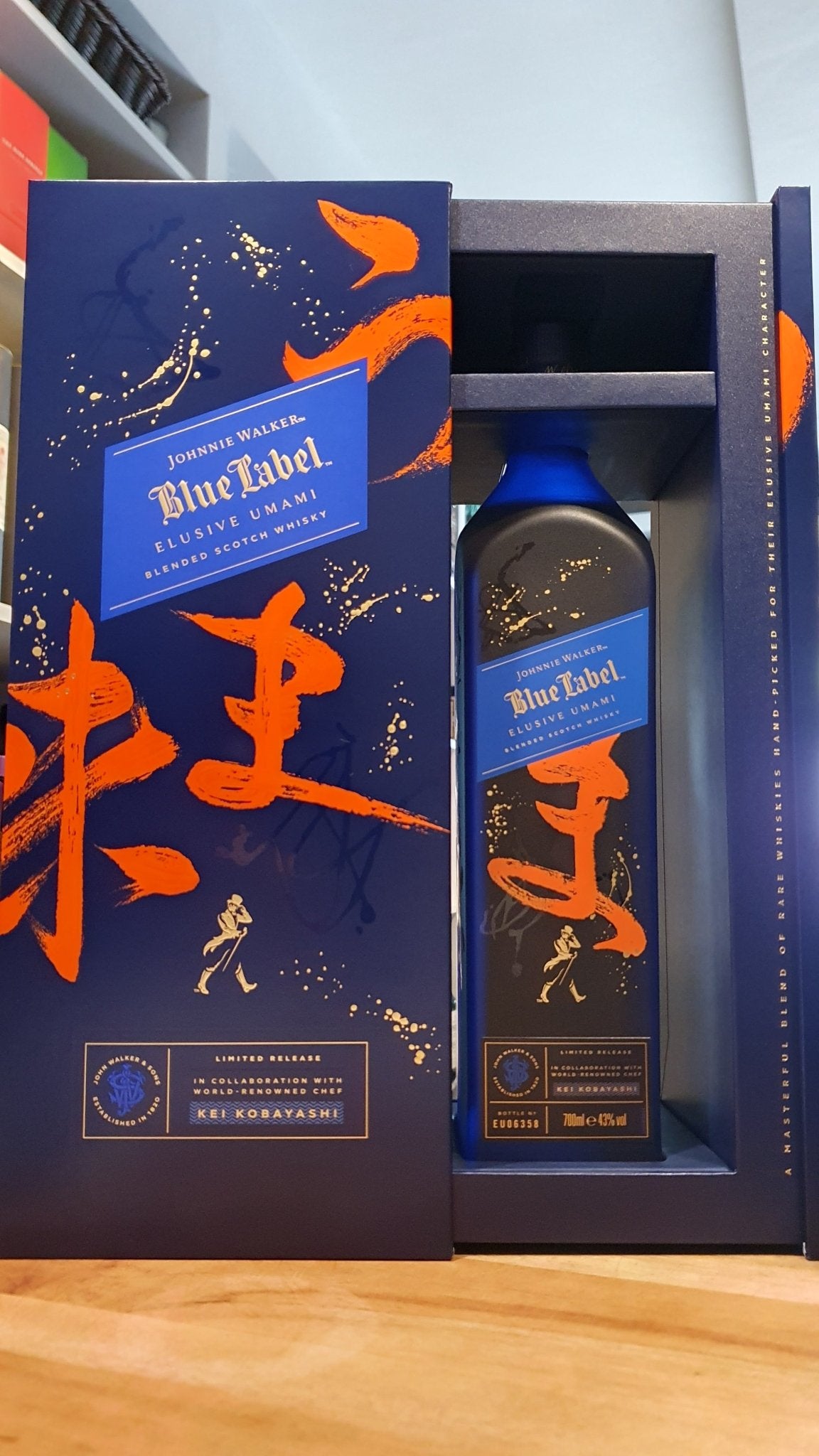 Johnnie Walker Umami Elusive blue Label 0,7l 43% vol. Blended Malt Scotch Whisky - inn-out-shop