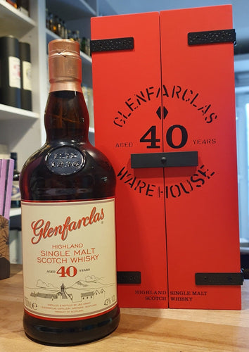 Glenfarclas 40y Highland single malt scotch whisky 0,7l 43% vol. Oloroso Sherry Cask J. & G. Grant · Glenfarclas Distillery  