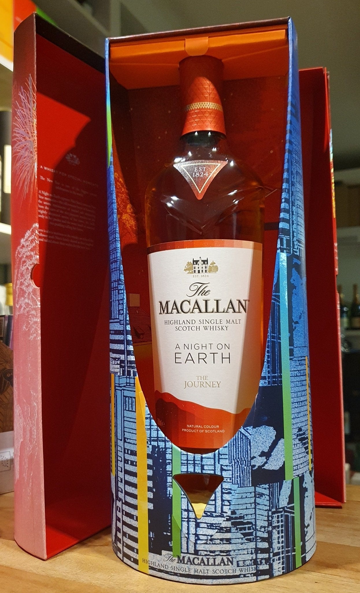 Macallan a Night on Earth II 2023 Highland single malt scotch whisky 0,7l Fl 43%vol. - inn-out-shop