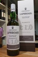 Laden Sie das Bild in den Galerie-Viewer, Laphroaig Elements L1.0 Whisky 0,7l 58,6% vol. Spice Tropical Smoke a limited Release 
