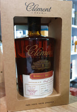 Carica l&#39;immagine nel visualizzatore di Gallery, Clement Single batch 5y chauffe extreme 46,9% vol. 0,7l rum Rhum de Antilles in GP  limitiert auf 12000 Flaschen   Nase: &nbsp;Kaffee, rauchigen Aromen, fruchtig  Gaumen: aromatische Komplexität, Kaffee, Zimt, kandierte Früchten&nbsp;  Abgang: Hauch von Lakritz
