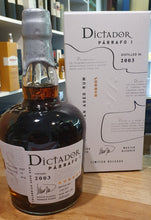 Laden Sie das Bild in den Galerie-Viewer, Dictador Parrafo 2003 Bourbon 2022 0,7l 41% vol.
