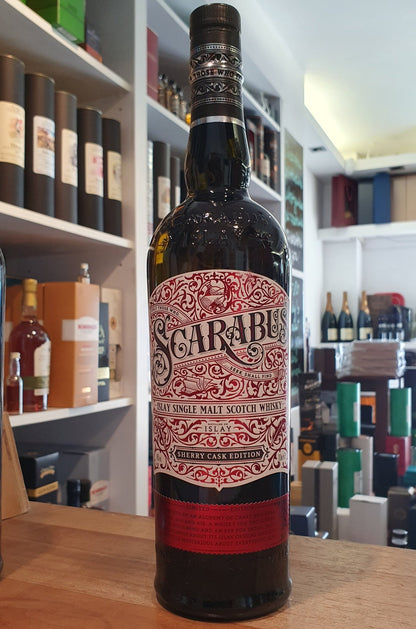 Scarabus Sherry Cask Edition Whisky single malt 0,7l  46% vol.  Édition spéciale ! 
Exclusivité allemande !  Première édition exclusive

La tourbe typique d’Islay s’harmonise avec une douceur chocolatée et une finale fruitée.

Nez : fumée de tourbe d’Islay, baies noires, sel marin 

Bouche : cuir réchauffant, douceur chocolatée 

Finale : une longue finale riche et fruitée.