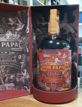 Chargez l&#39;image dans la visionneuse de la galerie,Don Papa Quincentennial Rum Port cask 0,7l 50 % vol. mit Geschenk Dose
