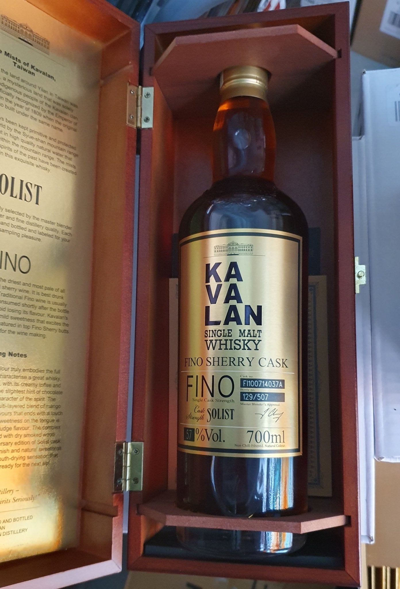 Kavalan Solist Fino in Holzkiste Sherry 2010 0,7l 57 % cask Taiwan Whisky FI100714037a