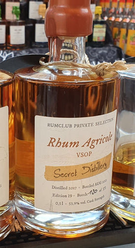 Rumclub Ed.19 La Favorite secret ( Martinique ) 53,9% vol. 0,5l  Single cask Rum Rhum Agricole VSOP limitiert 372 Flaschen.