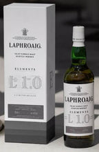 Laden Sie das Bild in den Galerie-Viewer, Laphroaig Elements 1.0 Whisky 0,7l 58,6% vol.
