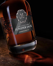Cargue la imagen en el visor de la galería,Juniper Jack Gin Smoke &amp; Oak Edition 0,5l 46,5% vol.

