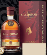 Chargez l&#39;image dans la visionneuse de la galerie,Kilchoman Casado  Limited Edition 2022 single malt whisky 0,7l 46 % vol.  2 y portuguese Red wine cask finish  Flaschen Deutschland . 12.900 Fl.   : campfire smoke ripe summer stone fruits, peach, plum cherry. marzipan layered maritime .  Palate: red wine vatting pepper spice first taste. Dry, salty peat smoke fruit  apricot lemon long finish hot, spicy Portuguese red wine vats. Stewed, cooked fruit sweet-jam sweetness smoke 

