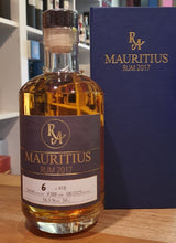 Načtěte obrázek do prohlížeče galerie,RA Mauritius 2017 2025 0,5l 56,5% vol. single cask Rum 388 Artesanal
