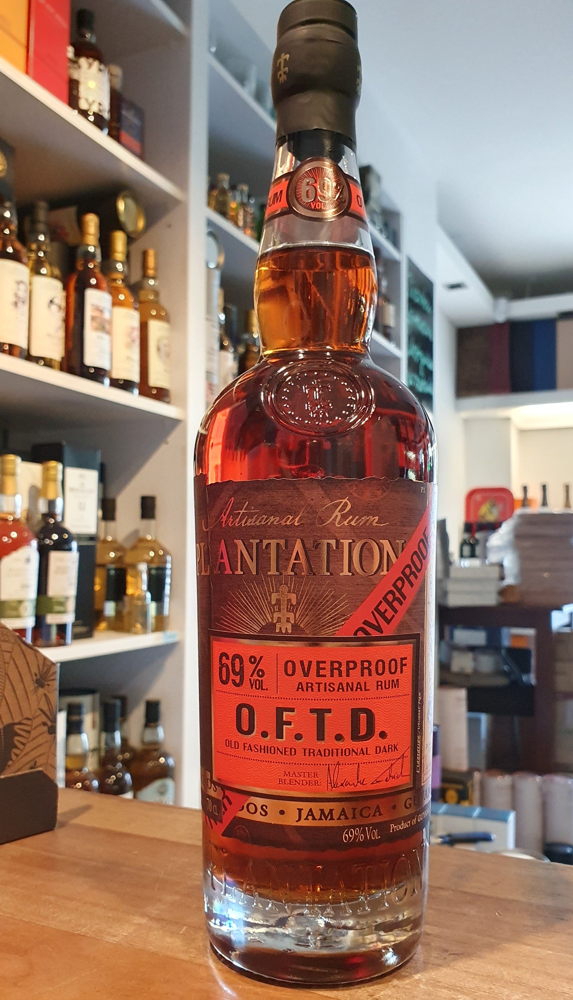 Plantation Overproof 69 oftd original dark Trinidad Tobego starý řemeslný 0,7l 69% vol. Rum
