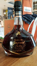 Chargez l&#39;image dans la visionneuse de la galerie,Osborn Carlos I Imperial X.O. Brandy sherry cask 0.7l 40%
