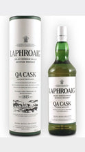 Laden Sie das Bild in den Galerie-Viewer, Laphroaig QA cask Whisky 1,0l 40% vol.
